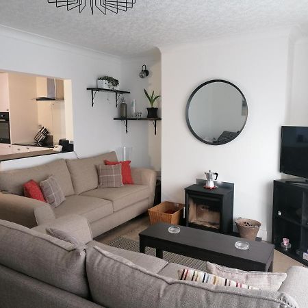 Port Side Brixham - Ideal Seaside Getaway - Parking - Wood-Burner - Dog Friendly Bagian luar foto